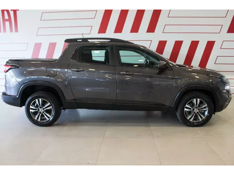 Fiat Toro Cinza 1