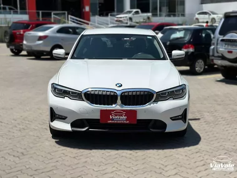 BMW 320i Branco 10