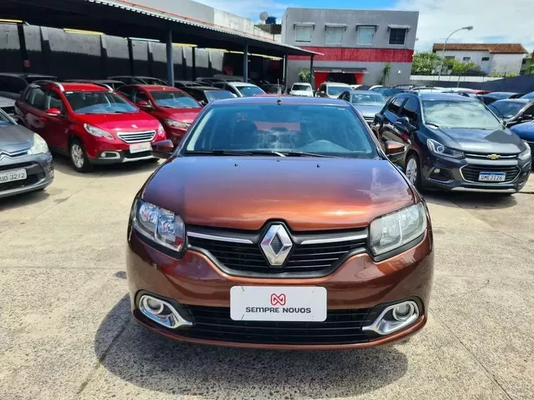 Renault Logan Marrom 15