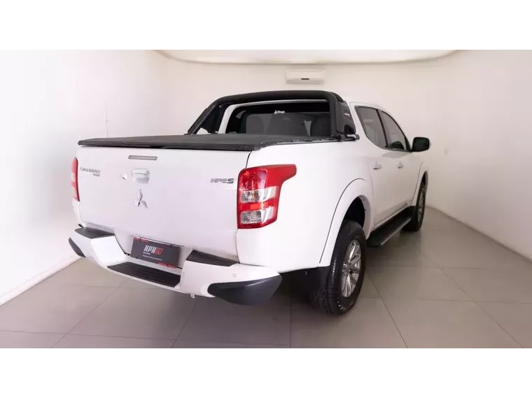 Mitsubishi L200 Triton Branco 9