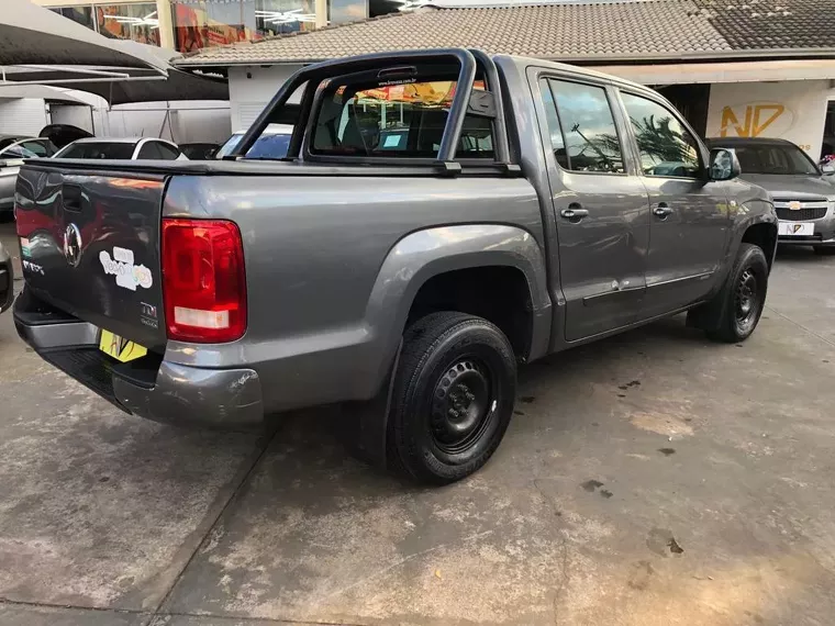 Volkswagen Amarok Prata 6