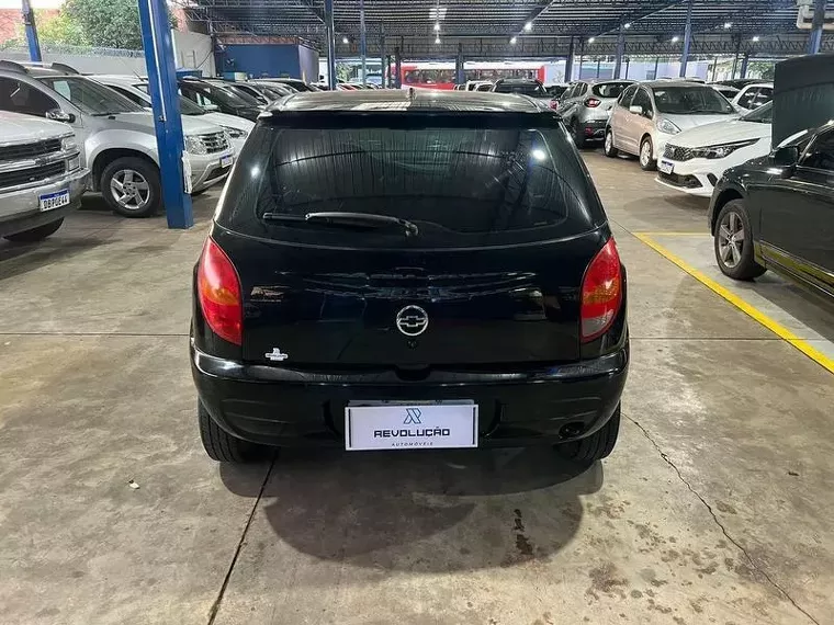 Chevrolet Celta Preto 5