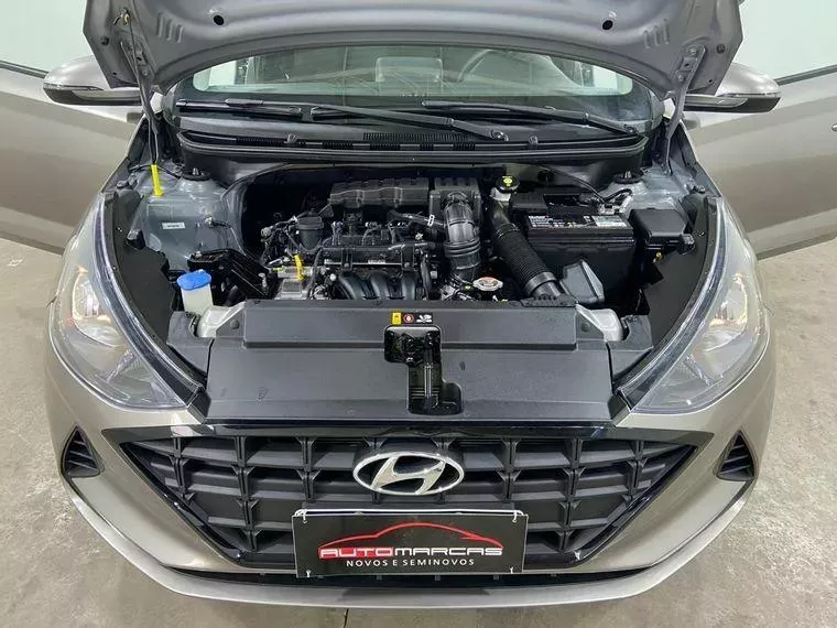 Hyundai HB20 Prata 13