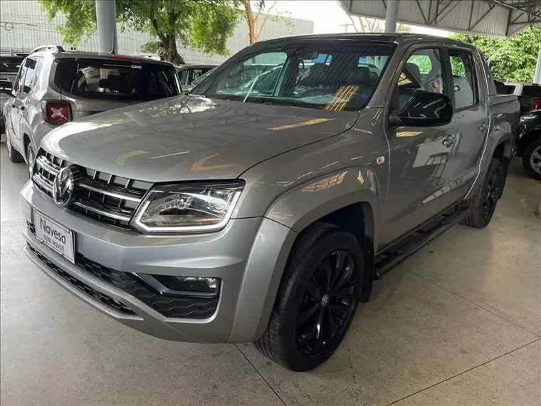 Volkswagen Amarok Prata 4