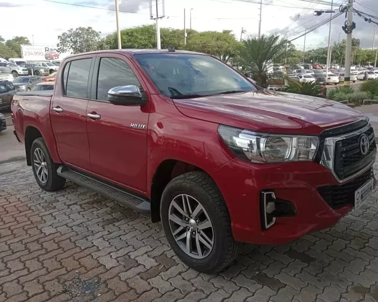 Toyota Hilux Vermelho 13