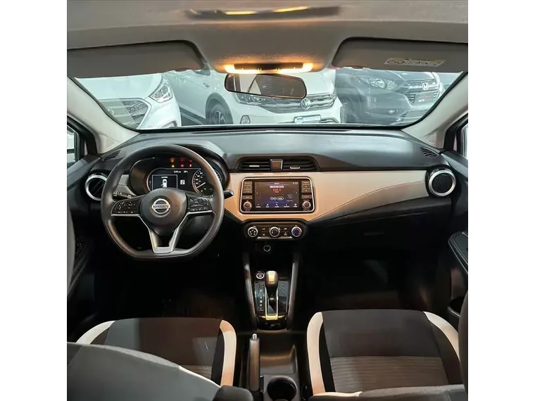 Nissan Versa Branco 5