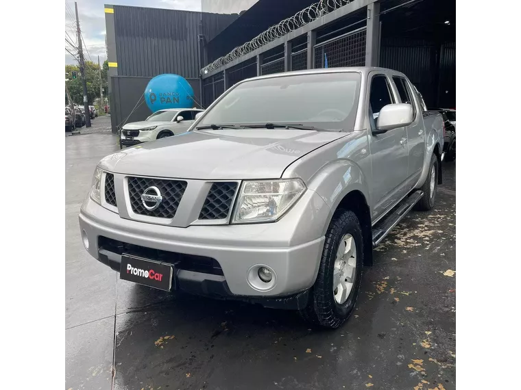 Nissan Frontier Cinza 1