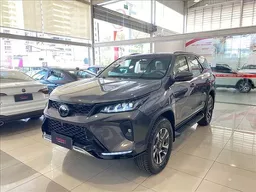 Toyota Hilux SW4
