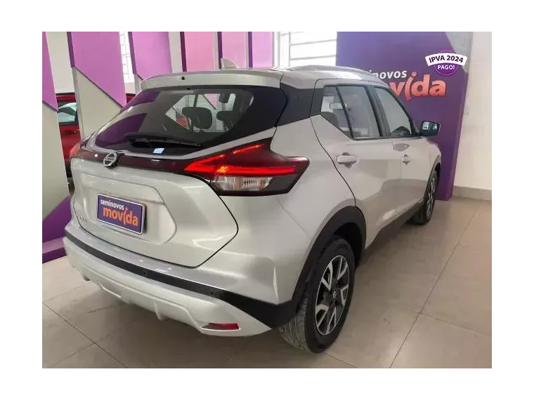 Nissan Kicks Prata 6