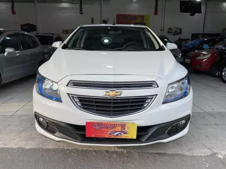 Chevrolet Prisma Branco 8