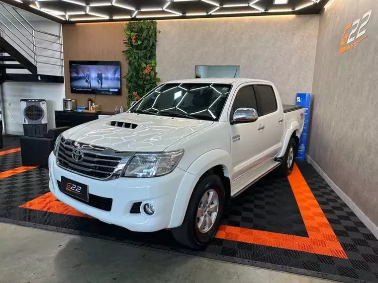 Toyota Hilux Branco 2