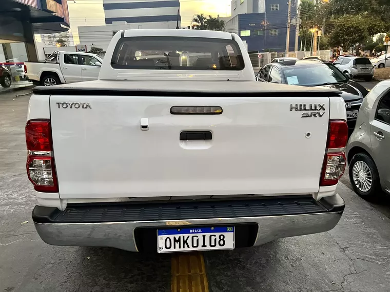 Toyota Hilux Branco 7