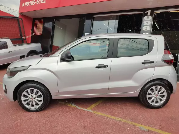 Fiat Mobi Prata 5