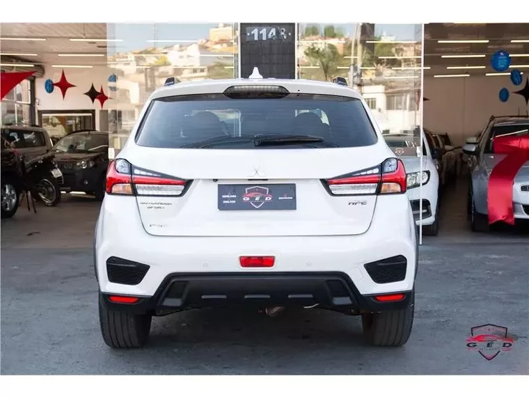 Mitsubishi Outlander Branco 1