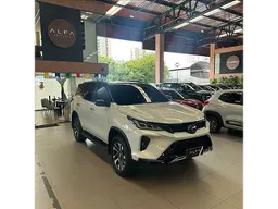 Toyota Hilux SW4