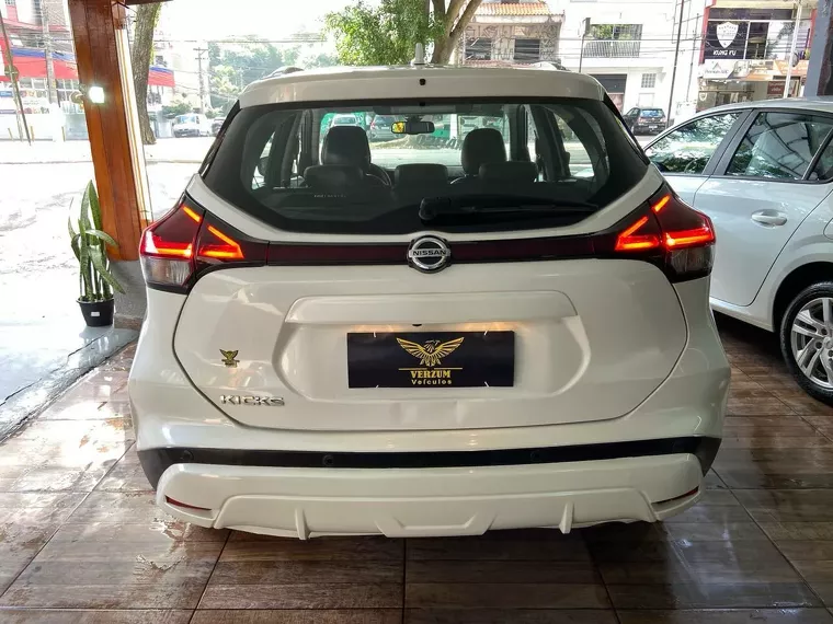 Nissan Kicks Branco 3