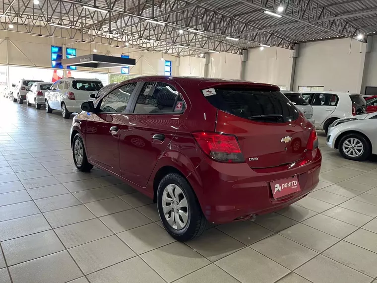 Chevrolet Onix Vermelho 2