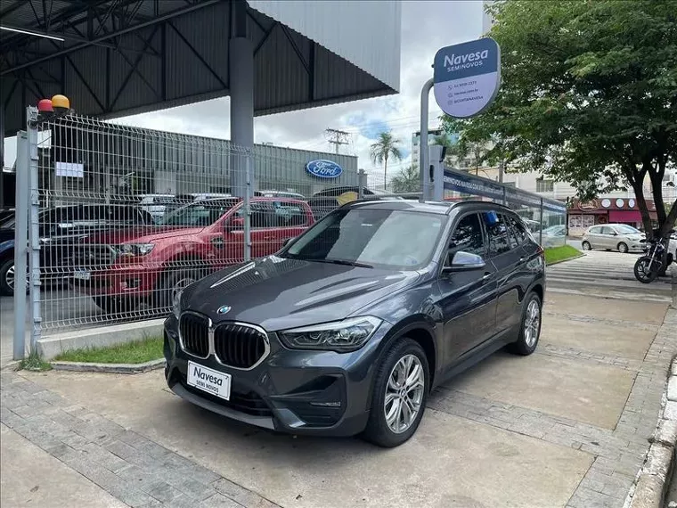 BMW X1 Cinza 8