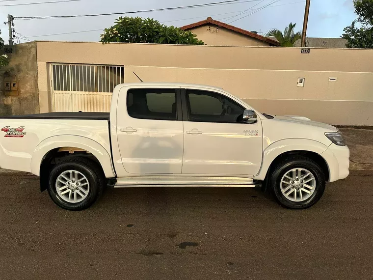 Toyota Hilux Branco 3