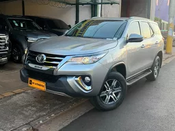Toyota Hilux SW4