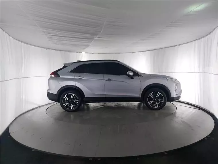 Mitsubishi Eclipse Cross Prata 14