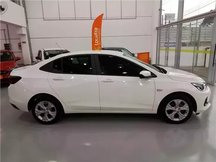 Chevrolet Onix Branco 6