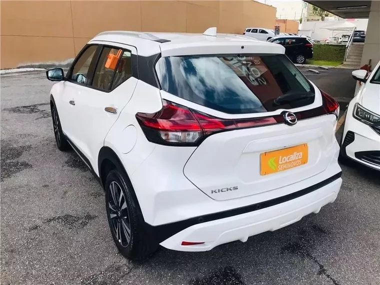 Nissan Kicks Branco 6