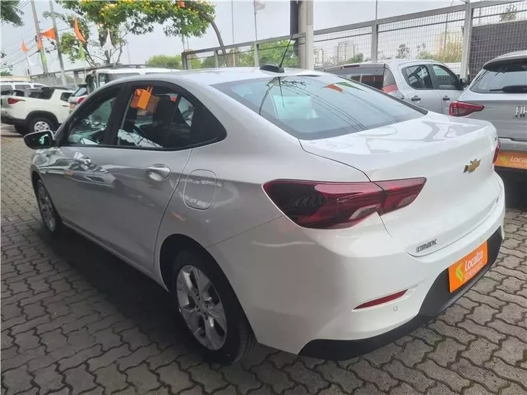 Chevrolet Onix Branco 2