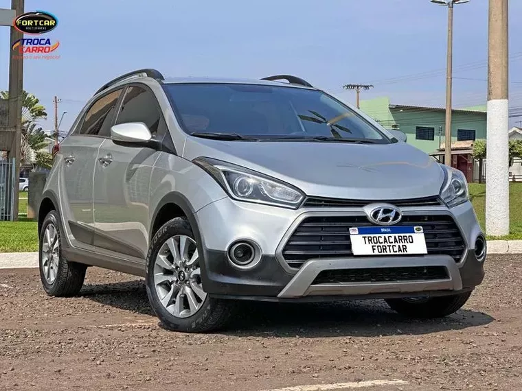 Hyundai HB20X Prata 14