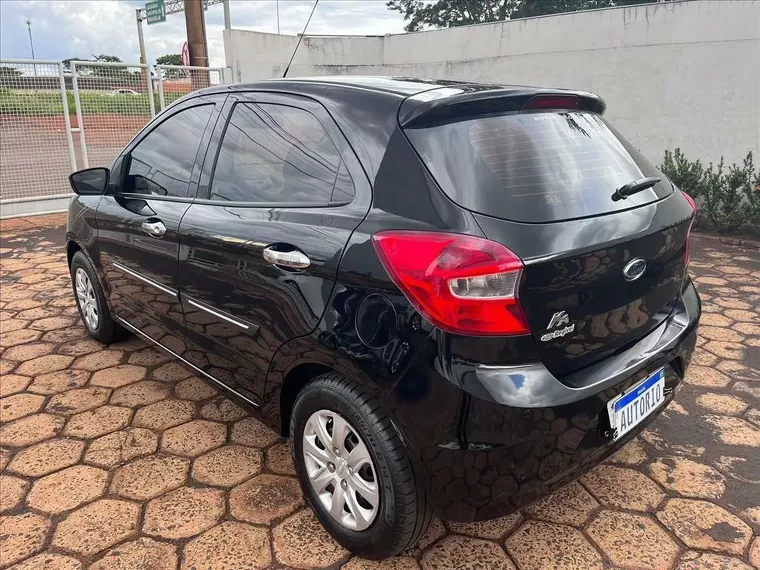 Ford KA Preto 3