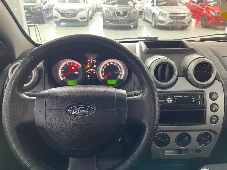 Ford Fiesta Preto 7