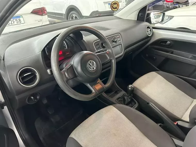 Volkswagen UP Prata 5