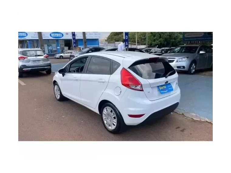 Ford Fiesta Branco 8