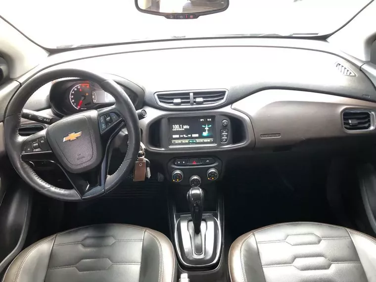 Chevrolet Prisma Cinza 2