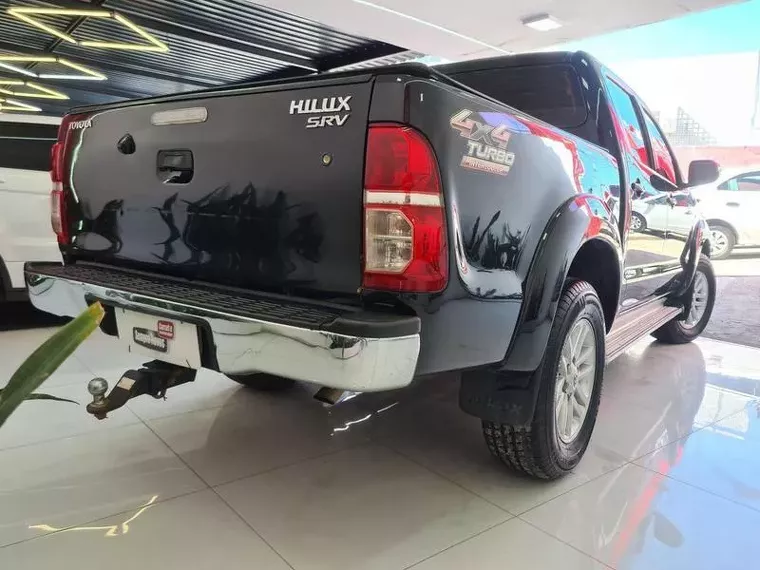 Toyota Hilux Preto 16