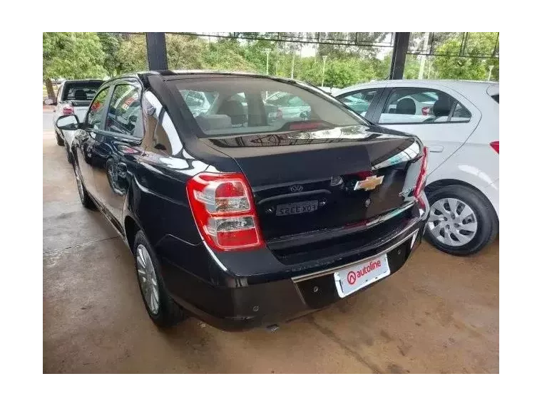 Chevrolet Cobalt Preto 3