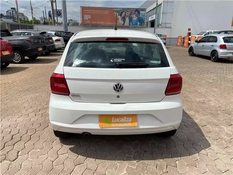 Volkswagen Gol Branco 10