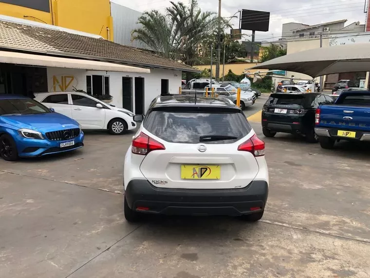 Nissan Kicks Branco 11