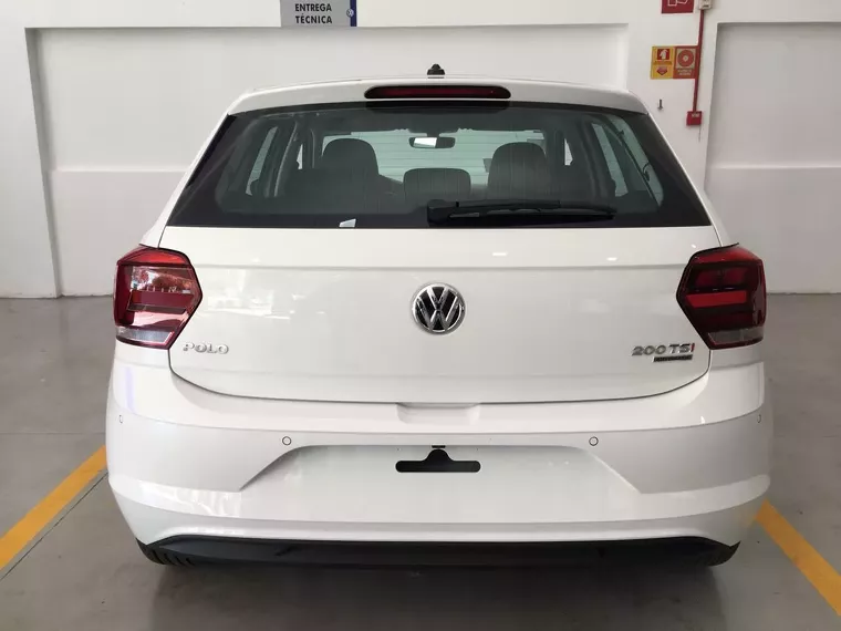 Volkswagen Polo Sedan Branco 8