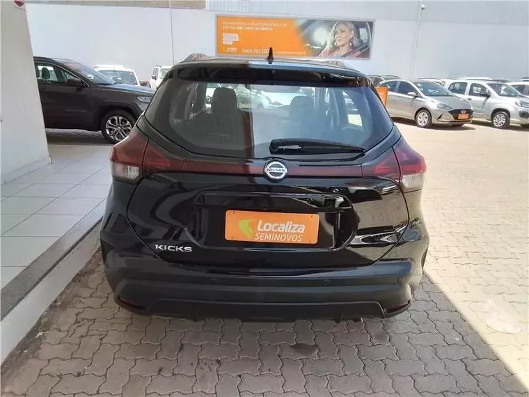 Nissan Kicks Preto 7