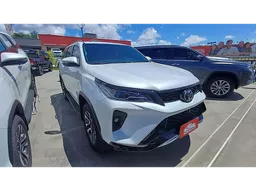 Toyota Hilux SW4