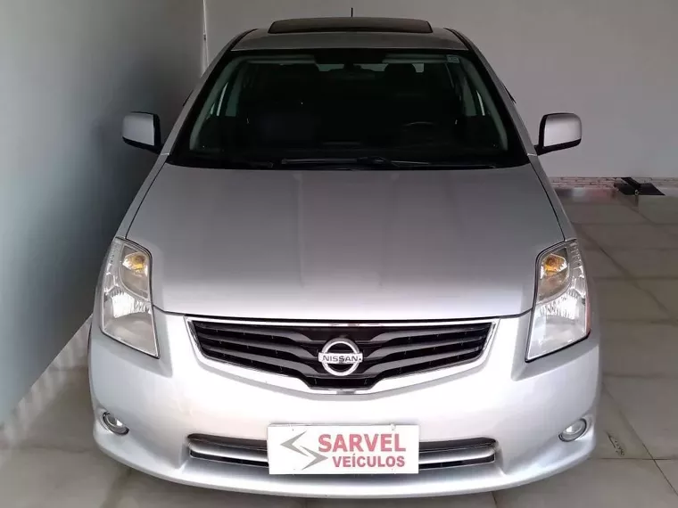 Nissan Sentra Prata 12