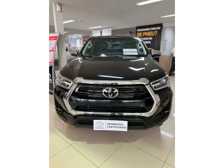 Toyota Hilux Preto 9