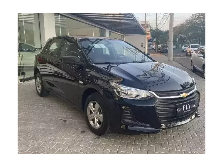 Chevrolet Onix Preto 9