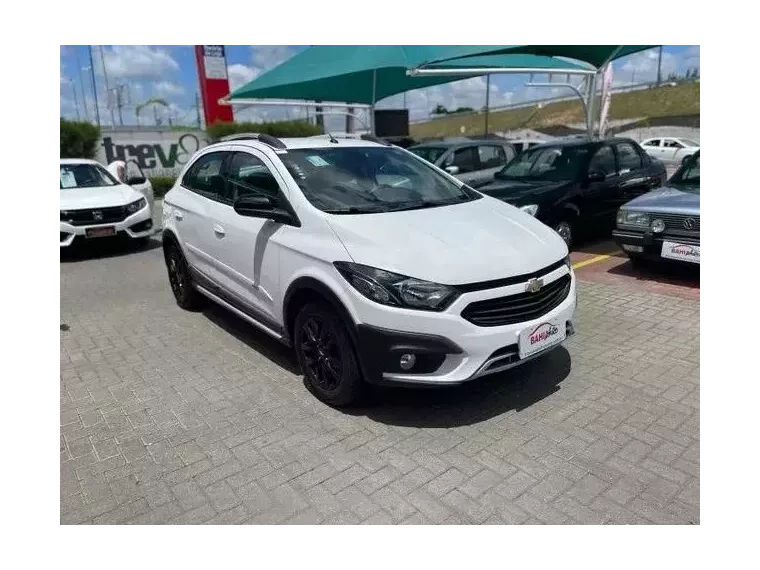 Chevrolet Onix Branco 2