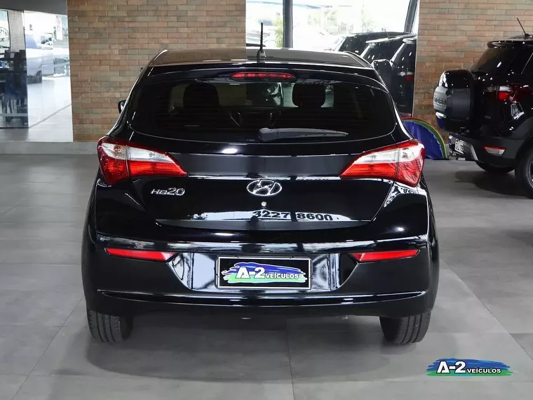 Hyundai HB20 Preto 15