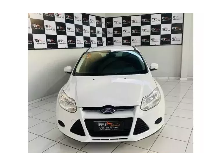 Ford Focus Branco 4