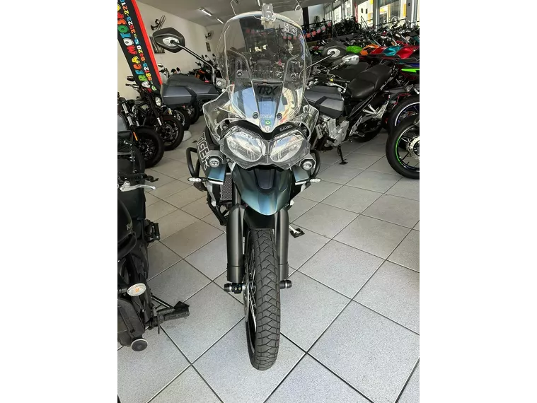 Triumph Tiger 800 Verde 7