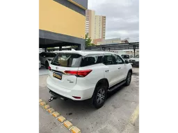 Toyota Hilux SW4