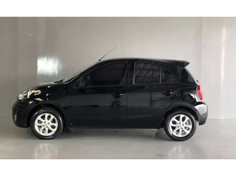 Nissan March Preto 8